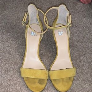 YELLOW HEELS